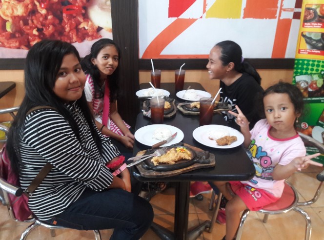 Bu Sri's Lotek: Daily Nourishment That Awakens the Soul