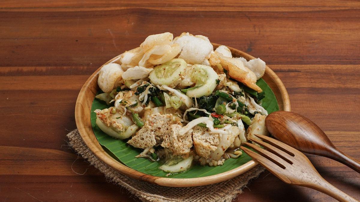 Lotek Bu Sri: Warm Flavors in Every Bite on Majapahit Street